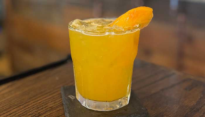 downtown-den-tavern-pizza-beloit-wisconsin-restaurant-bar-oeach-cocktail